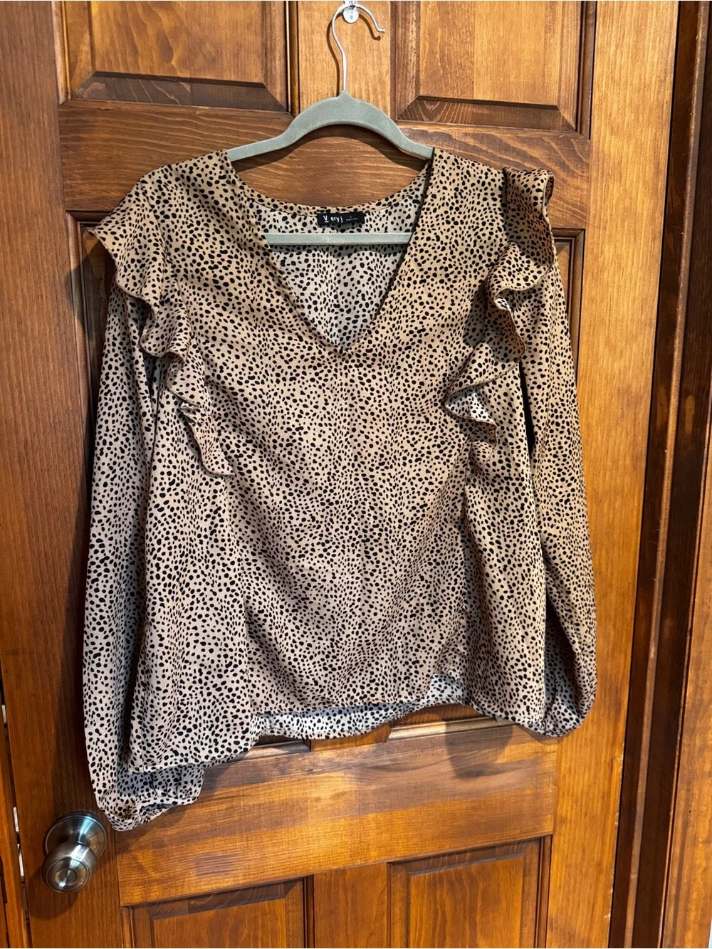 116A. Very J Brown Leopard Print V-Neck Ruffle Shoulder Blouse - Picture 2 of 9